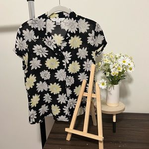 Daisy Button Up